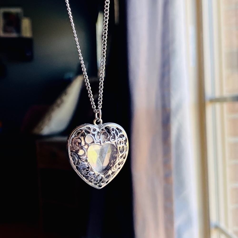 💚 Silver Heart Pendant Necklace NWOT